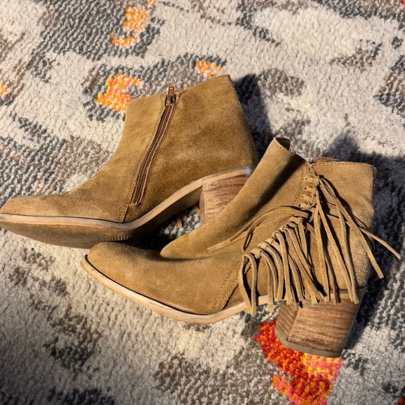 Miss Sofie ankle boots with fun fringe - Picture 3 of 4